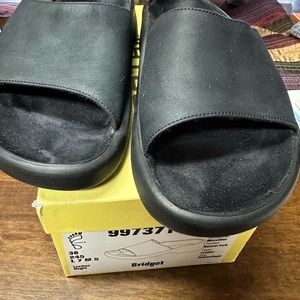 NWB - BIRKENSTOCK Tatami BRIDGET Black Leather Slides Size 38